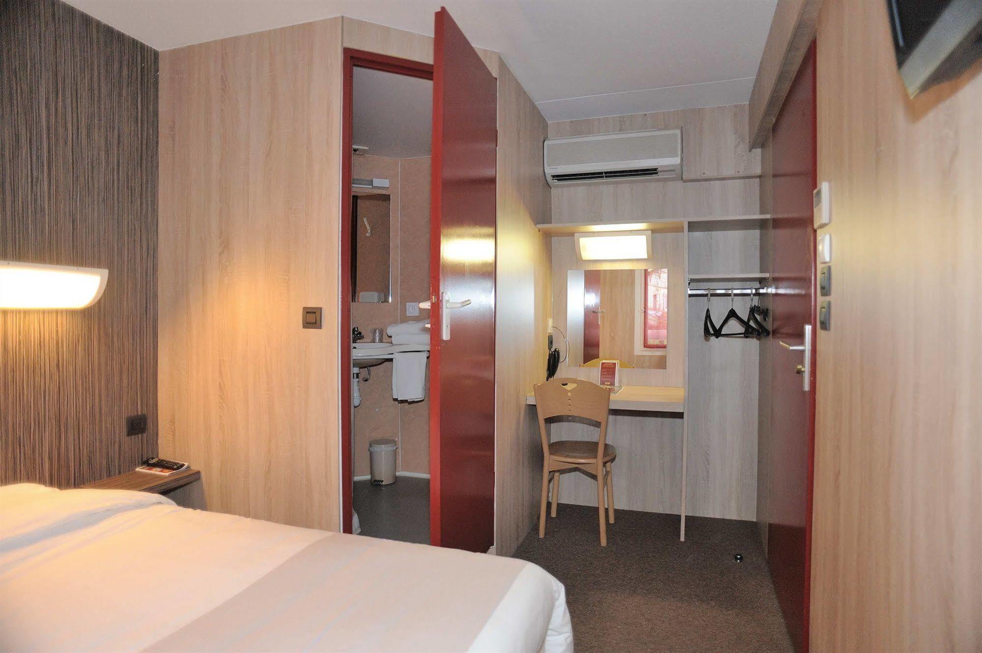 Hotel 4 Saisons Onet-le-Chateau Екстер'єр фото